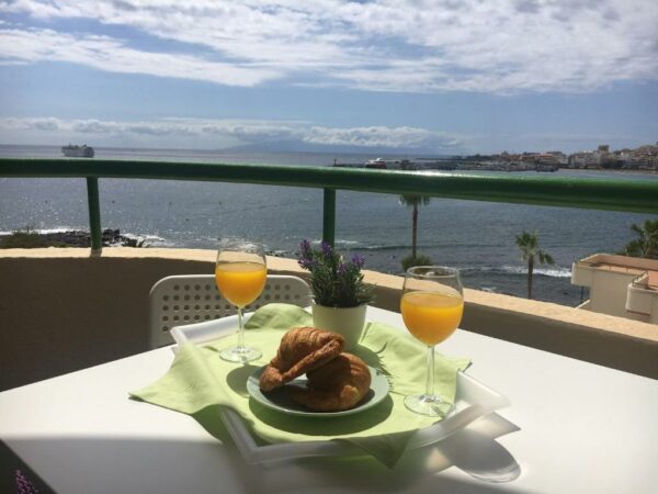 Amazing View in Los Cristianos Habitaciones para familias Avenida Juan Carlos I