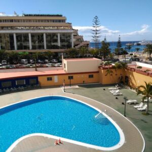 Parking gratuito Los Angelitos Los Cristianos Habitaciones para familias Avenida Juan Carlos I