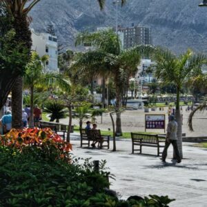 EMMA - Los Cristianos Habitaciones para familias Terraza Avenida Los Playeros Edificio Emma