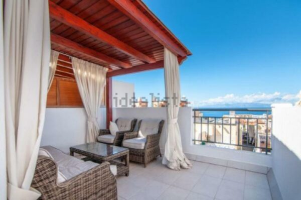 Two bedroom duplex with spectacular ocean view Calle la Tosca