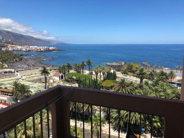 Magnificent studio with a terrace overlooking the sea! Terraza Habitaciones libres de humo Puerto de la Cruz Traslado aeropuerto Avenida Melchor Luz N.