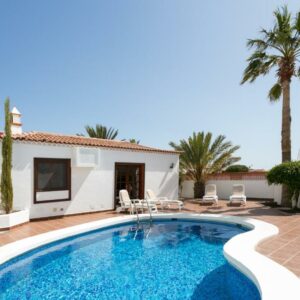 Parking gratuito Piscina exterior CASA ALI unique family holiday home with pool San Miguel de Abona Calle Vinagrera