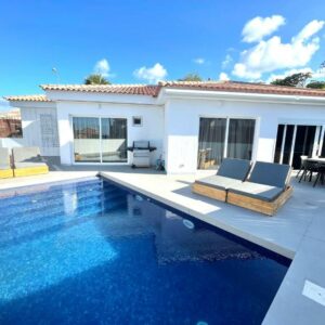 Luxury Villa Callao with private heated pool by Vallecid Traslado aeropuerto