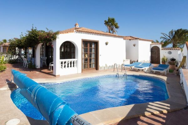 Wi-Fi gratuito Piscina exterior San Miguel de Abona Parking gratuito COLINA GOLF excellent holiday home with heated pool Paseo El Balo