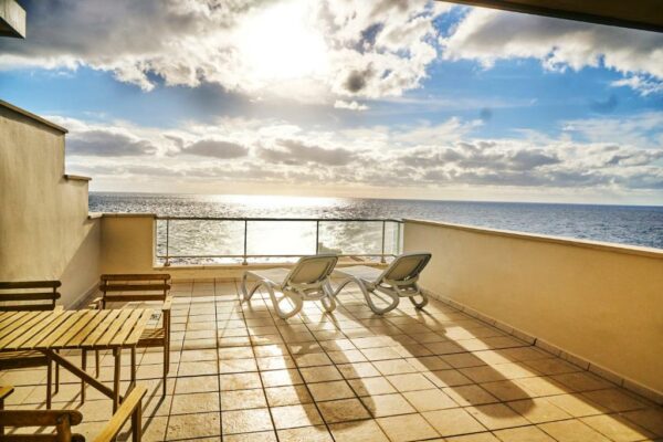 3BDR + 2BATH OCEAN VIEW APARTMENT