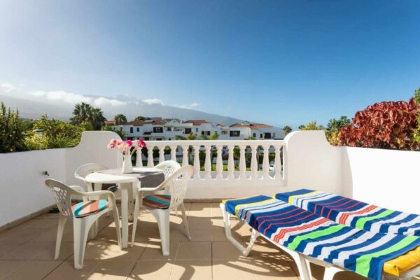 Vivienda vacacional con vistas al Teide WiFi Terraza Puerto de la Cruz Piscina Avenida Marqués de Villanueva del Prado local