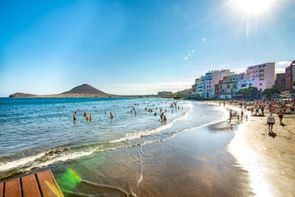 alquilaencanarias El Medano junto a la Playa Habitaciones para familias El Médano Parking privado Calle Picacho