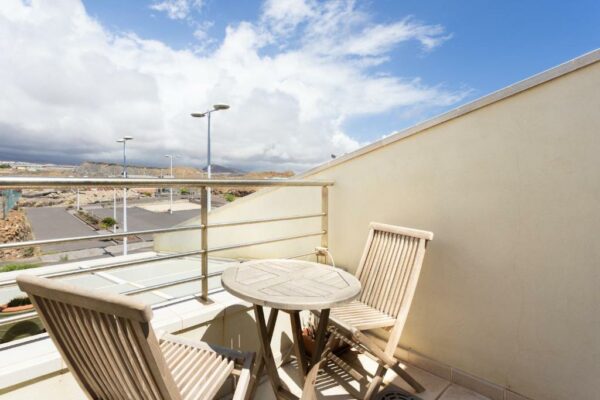 Terraza Habitaciones para familias Parking gratuito 121 MEDANO Perfect Stay By Sunkeyrents Calle la Gaviota