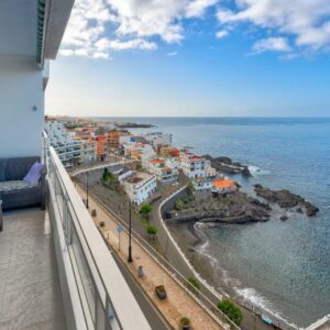 Puerto de Santiago Traslado aeropuerto Incredible Sea & Mountain View AirCon Front Line of Atlantic Ocean Avenida Quinto Centenario