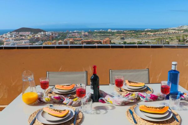 Sunset in The Heights Ocean View - HEATED POOL Los Cristianos Terraza Habitaciones libres de humo Calle Rodeo