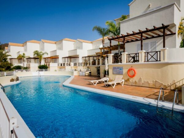 22 Golf Resort Beautiful and Comfy Los Cristianos Habitaciones para familias Parking gratuito Terraza Calle Laderas del espejo