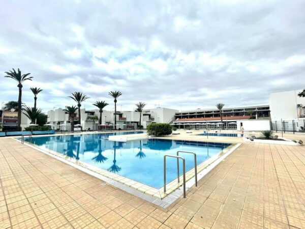 Apartamento con piscina sur de Tenerife Wi-Fi gratuito dos piscinas Calle Ten-bel