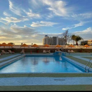 Piscina Sunset Tenerife Playa de las Américas Parking gratuito Terraza Calle Venezuela  piano