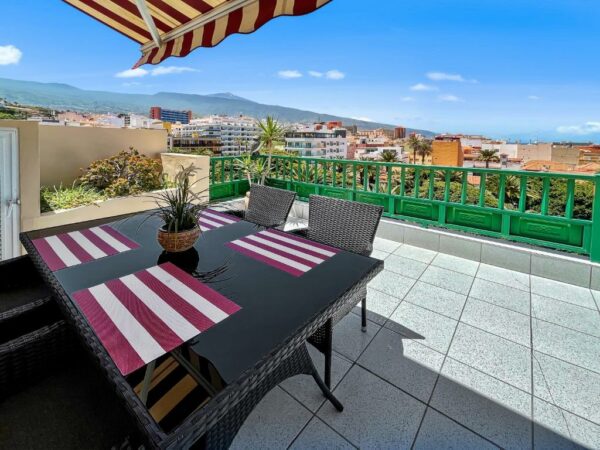 Terraza Large Penthouse with Sunny Terrace Plaza del Charco