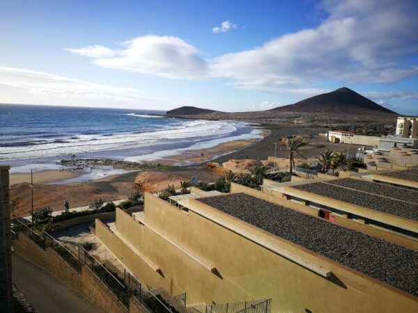 Alquilaencanarias Duplex Playa del Médano Terraza Habitaciones libres de humo Calle la Gaviota