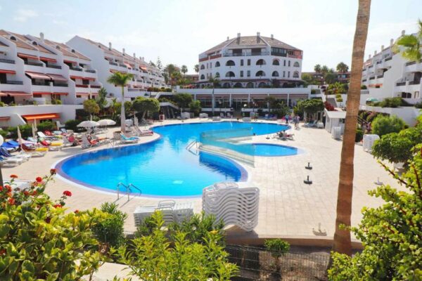 Parque Santiago I 242 by Tenerife Rental & Sales Wi-Fi gratuito Piscina exterior Playa de las Américas Avenida Rafael Puig Lluvina 34b