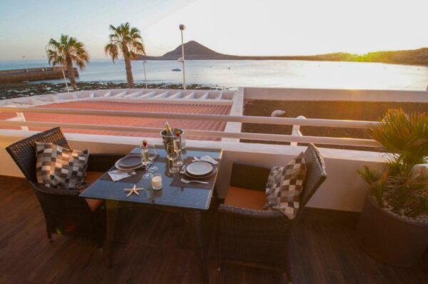 Parking gratuito El Médano MEDANO4YOU Beach Loft Nataliia Avenida José Miguel Galván Bello Edf. Magallanes