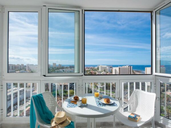 Terraza Jardín Habitaciones para familias 10D. Enchanting Apartment in Las Americas Playa de las Américas