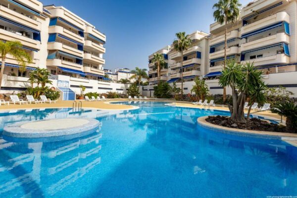 Los Cristianos 2 bedroom quiet complex 200 meters from the ocean Paseo Marserena