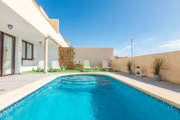 CASA LOS TEJALES with climatized private pool Terraza Parking gratuito El Médano