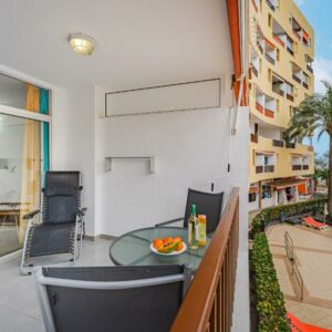 Just 2min to beach LosCristianos Los Cristianos Terraza Habitaciones para familias Calle el Coronel