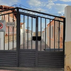 Adaptado personas de movilidad reducida dos piscinas San Miguel de Abona