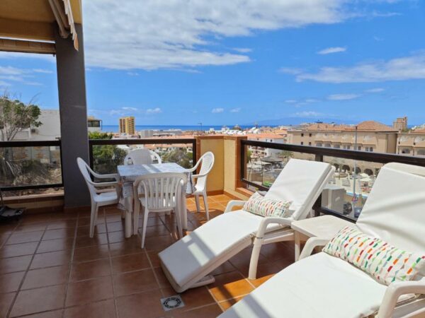 1-bedroom apartment with big terrace and ocean view in Los Cristianos Parking gratuito Los Cristianos Zona privada de playa Terraza