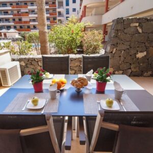 Parking en el alojamiento Piscina exterior MarketHome Balcon de los Gigantes B09 Puerto de Santiago