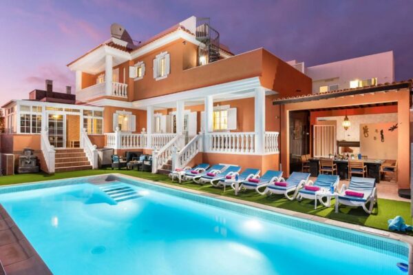 Villa Naranja with private heated pool