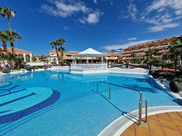 Exclusive Penthouse Playa Las Vistas 5 close to sea and beach