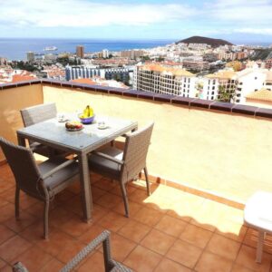 Splendid top floor apartment with panoramic sunset views and free WIFI Los Cristianos Ascensor Calle Rodeo