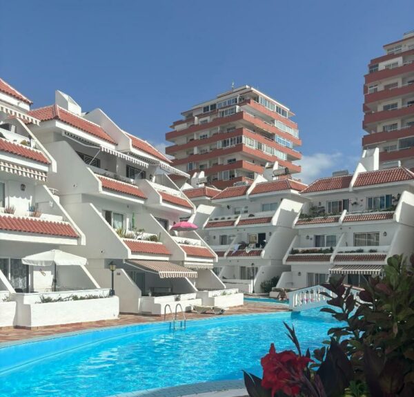 Piscina exterior Home Maria Habitaciones para familias