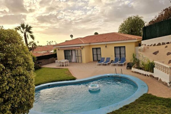 Private 3BR Villa Heated Pool