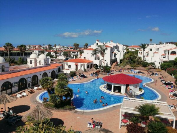 Piscina Avenida María Ángeles Ascanio Cullen fairay club apr